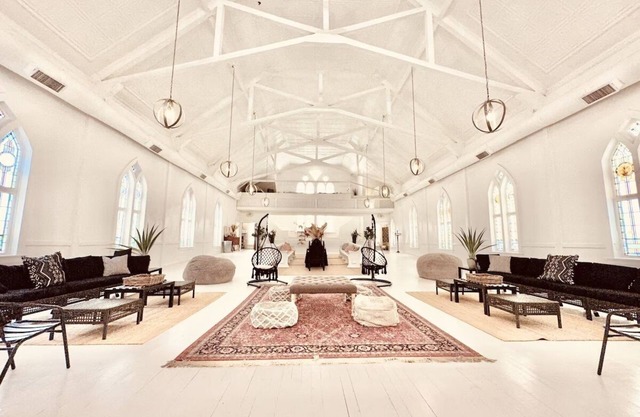White Bohemian Mansion - Hot tub 9 bedrooms 5 baths