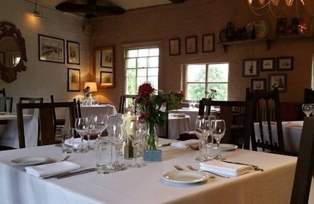 White Hart Cafe Bar & Bistro