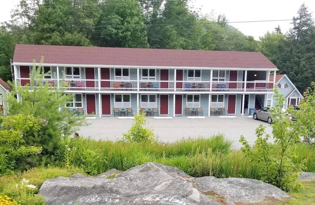 White Mountain Motel And Cottages