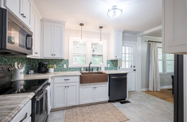 White Oak Manor - 4 Beds, 2 Baths, Pet Friendly House in Valdosta
