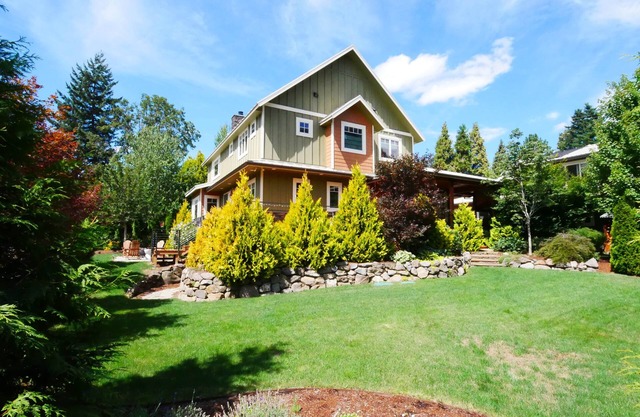 White Salmon Modern Craftsman Home