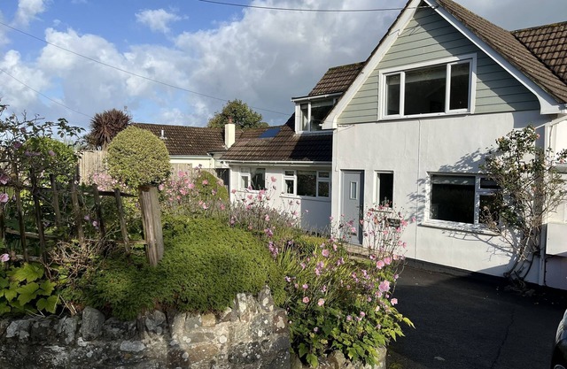 White Sands - sleeps 10 guests in 5 bedrooms