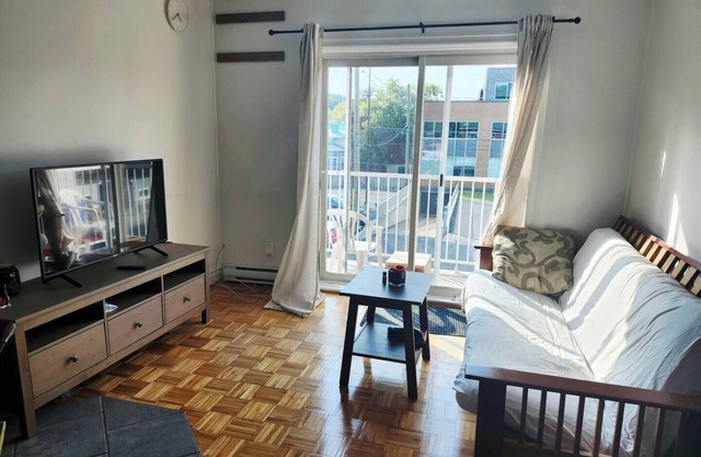 Whole apartment in downtown Longueuil for rent