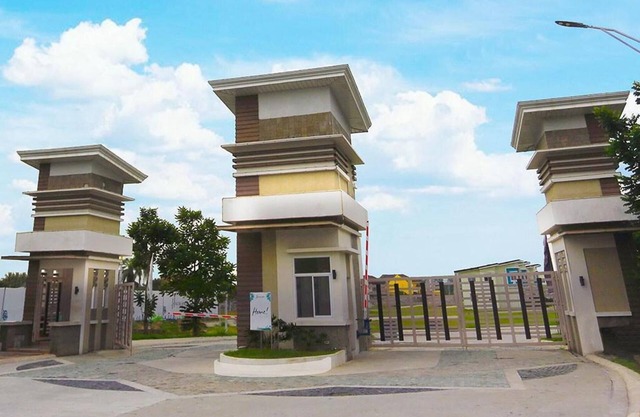 Whole House in San Fernando