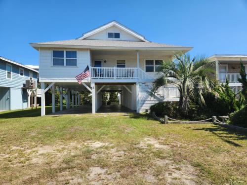 WHOLE HOUSE - Short walk to the beach