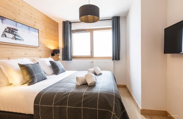 Wifi, 300m from ski slopes, view mountain, swimming pool, sauna, hammam, balcony, parking