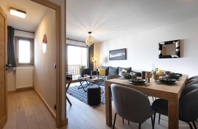 Wifi, 300m from ski slopes, swimming pool, sauna, hammam, balcony, parking, ski locker, 68-90m²