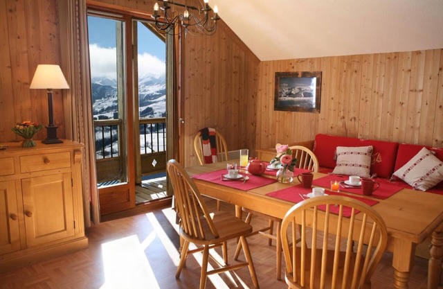 Wifi, fitness, swimming pool, parking, ski locker, 30m², La Toussuire