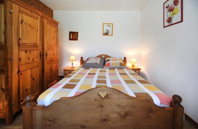 Wifi, 100m from ski slopes, parking, tv, ski locker, 35m², Les Menuires