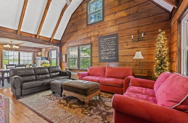 WiFi - Pet Friendly - Secluded | Knotty By Nature