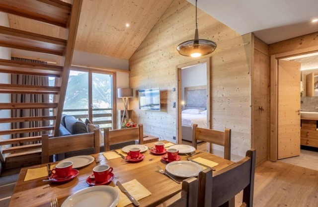 Wifi, ski-in/ski-out & foot of the slopes, sauna, hammam, tv, ski locker, 55m², Vercorin
