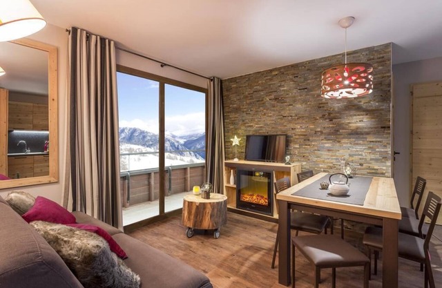 Wifi, ski-in/ski-out & foot of the slopes, fitness, swimming pool, balcony, tv, ski locker, 40-44m²