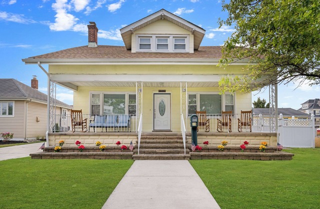 Wild Fudgie Wudgie - 5 Bedroom - Sleeps 14 - 1905 Central Ave - NWW