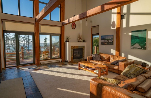 Wild Pacific Lookout - 3BD Ocean View W/Loft