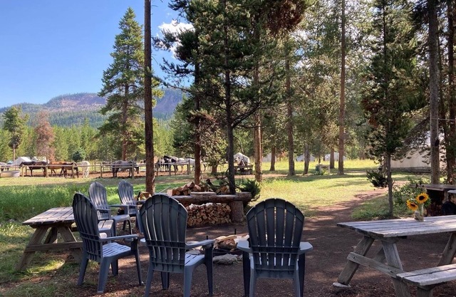 Wilderness Trails Outfitters - Bedroll and Breakfast ™