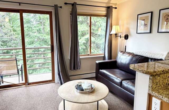 Wildwood Condo: Top Floor; Creekside; Walk to Town