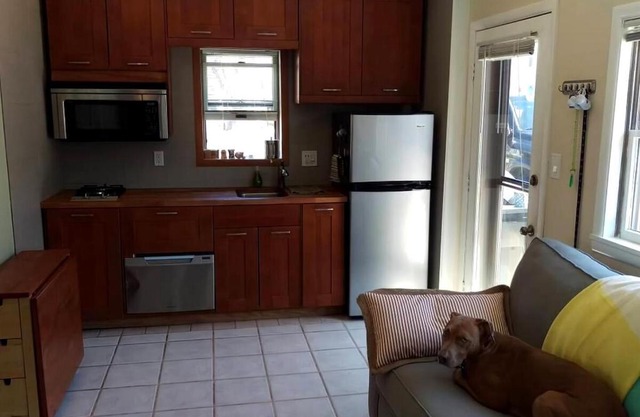 WildWoof Beach Bungalow - 3 Blocks to Beach
