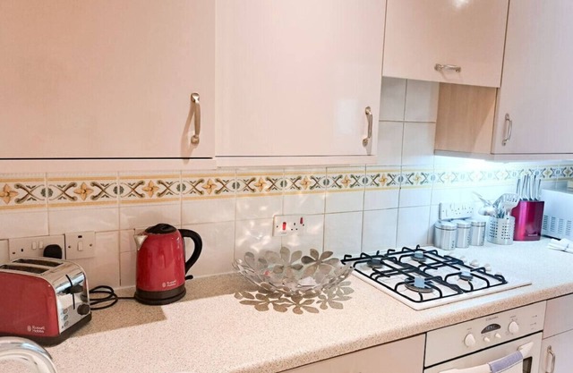 Wimbledon Apartment Is a Fantastic 1 Bedroom Apartment in the centre of Wimbledon with free parking!
