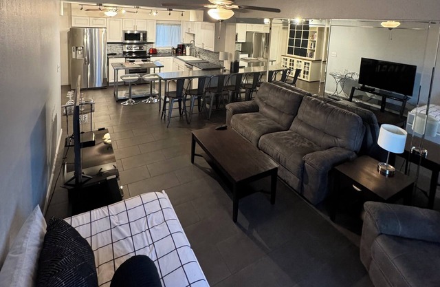 Windsor Place Condominium - In the heart of Phoenix
