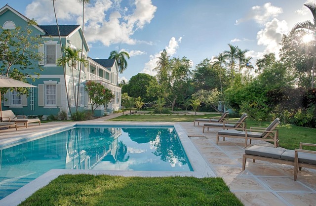 "Windways".Stately Bahamian Estate House