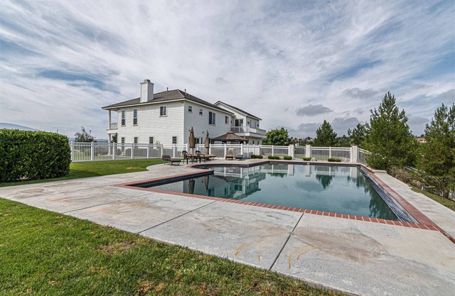 Wine Country Estate, Behind Gates, 6 Acre Luxury Pool Estate, Great location!