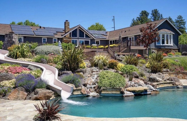 Wine Country Estate - Luxury Private Pool with Water Slide & Hot Tub