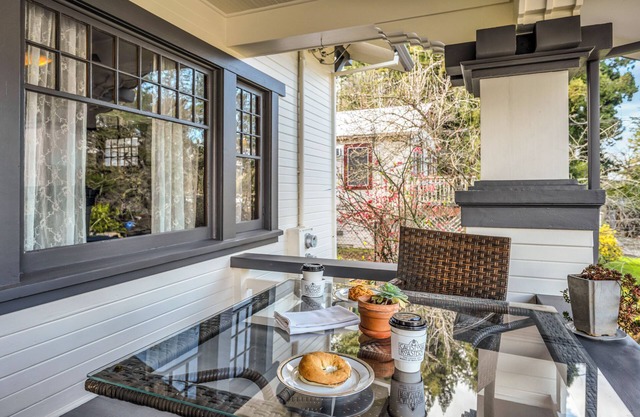 Wine Country Luxury: 5 King Rooms with En-Suite Baths in Napa Valley!