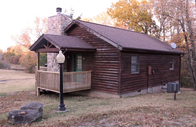Winetrail Cabin - SIU, Giant City SP, Shawnee Forest, & Cedar Lake minutes away!