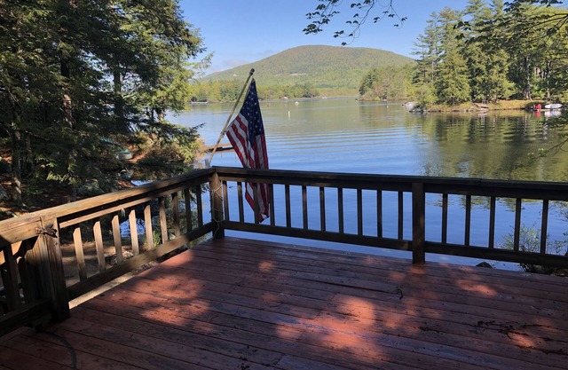 Winnespaukee lake front rental with private beach