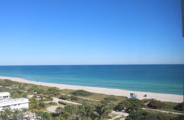 Winter Rental On The Beach In Surfside