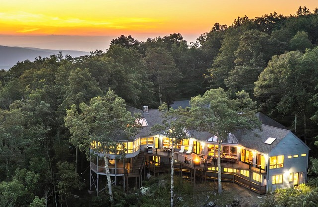 Wintergreen Grandeur