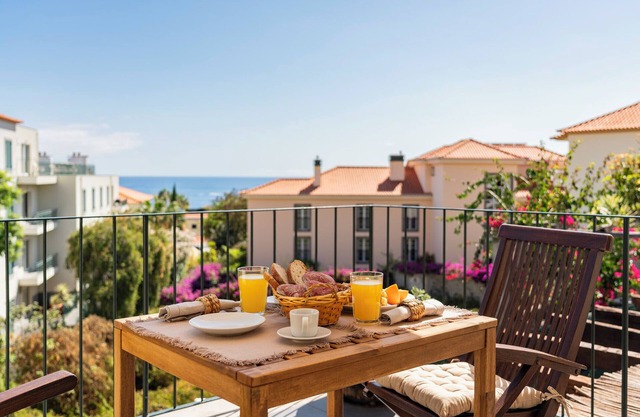 With sea view balcony - Bela de Santiago I