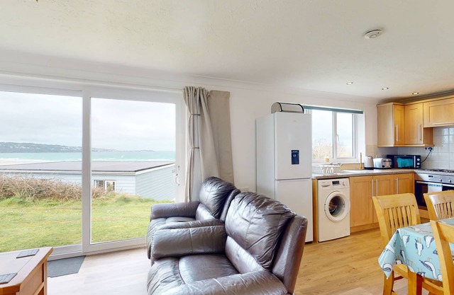 With stunning views of Hayle Estuary and St. Ives Bay
