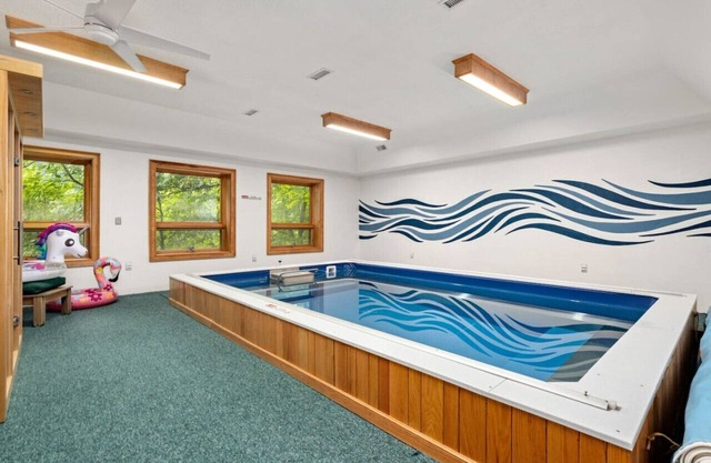 WNC Lodge Pool, Movie Rm, HotTub