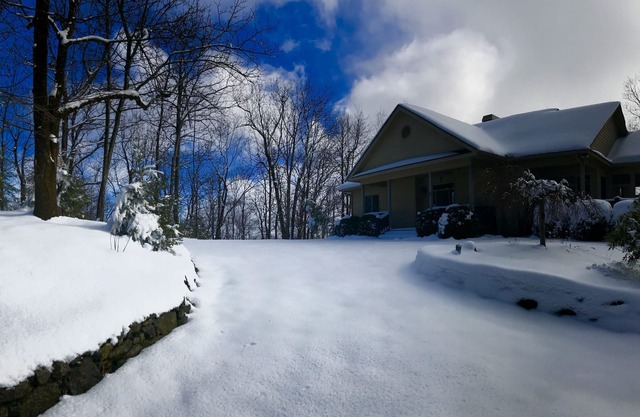 WNC’s Breathtaking Blue Ridge & Great Smokies meet the SC Jocassee Gorges