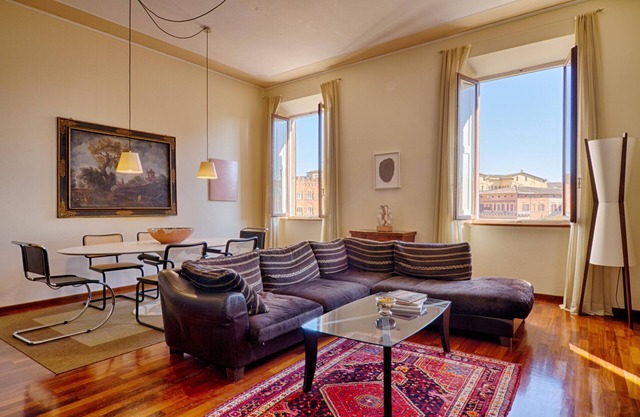 Wonderful apartment in Piazza del Campo, the center of Siena | Palazzo Giorgi