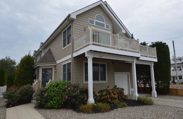 Wonderful Avalon NJ vacation rental home. Recent updates throughout. Convenient to the beach and downtown shops and restaurants.