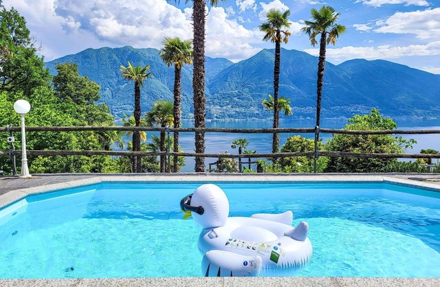 Wonderful private villa with private pool, WIFI, TV, patio, pets allowed and panoramic view