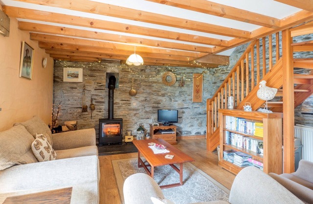 Wonderful Farm Holiday Cottage in Pembrokeshire - Enjoy a quiet & private countryside holiday