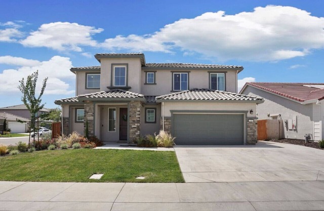 Wonderful Lodi 5BR - Fire Pit + Foosball Galore!