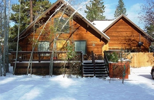 Wonderful Mountain Cabin at a Great Price! Sleeps 9