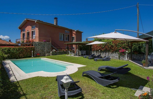 Wonderful private villa with WIFI, private pool, TV, patio, pets allowed, panoramic view and par.
