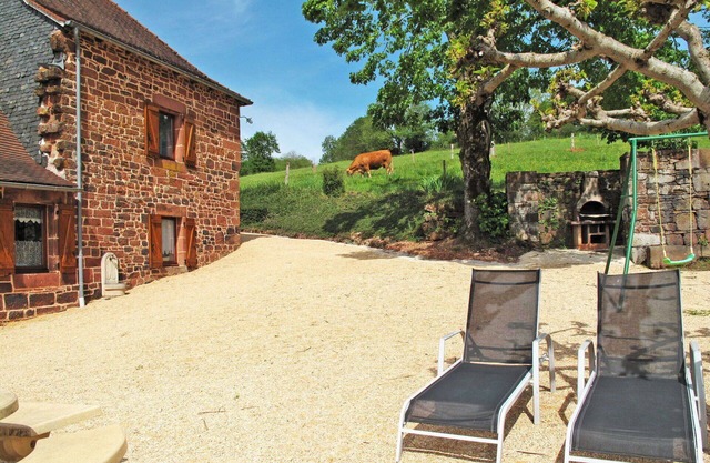 Wonderful private villa for 6 people with WIFI, TV, patio, pets allowed, panoramic view and park.