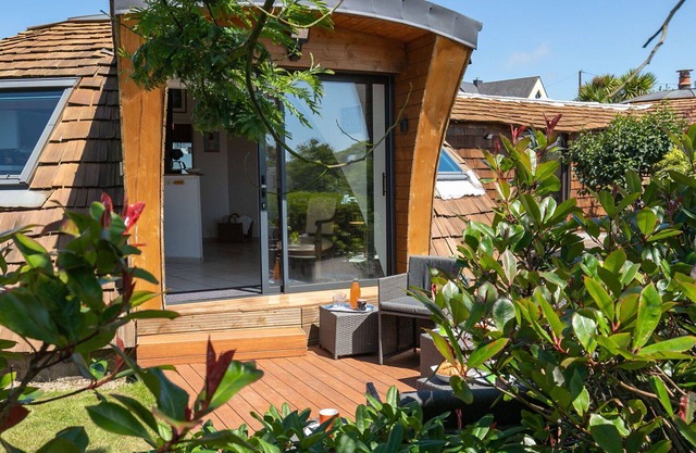 Wonderful private villa for 2 guests with TV, terrace and parking