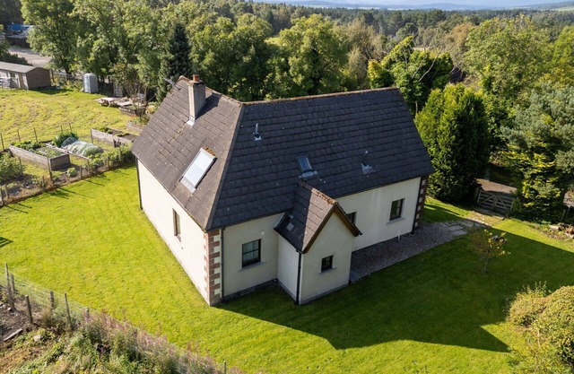 Wonderful private villa for 6 guests with WIFI, TV, patio, pets allowed and parking