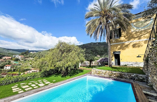 Wonderful private villa for 8 guests with private pool, WIFI, A/C, patio and panoramic view