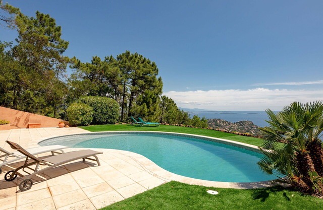 Wonderful private villa for 8 guests with WIFI, private pool, A/C, TV and terrace