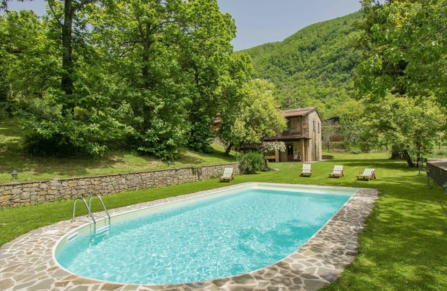 Wonderful private villa for 10 people with private pool, WIFI, TV, terrace and pets allowed