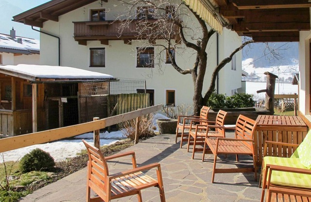Wonderful private villa for 20 guests with WIFI, TV, terrace and parking