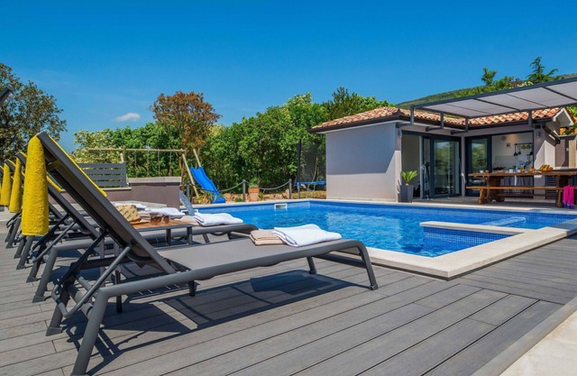 Wonderful private villa with WIFI, private pool, A/C, hot tub, TV, terrace, panoramic view, parking
